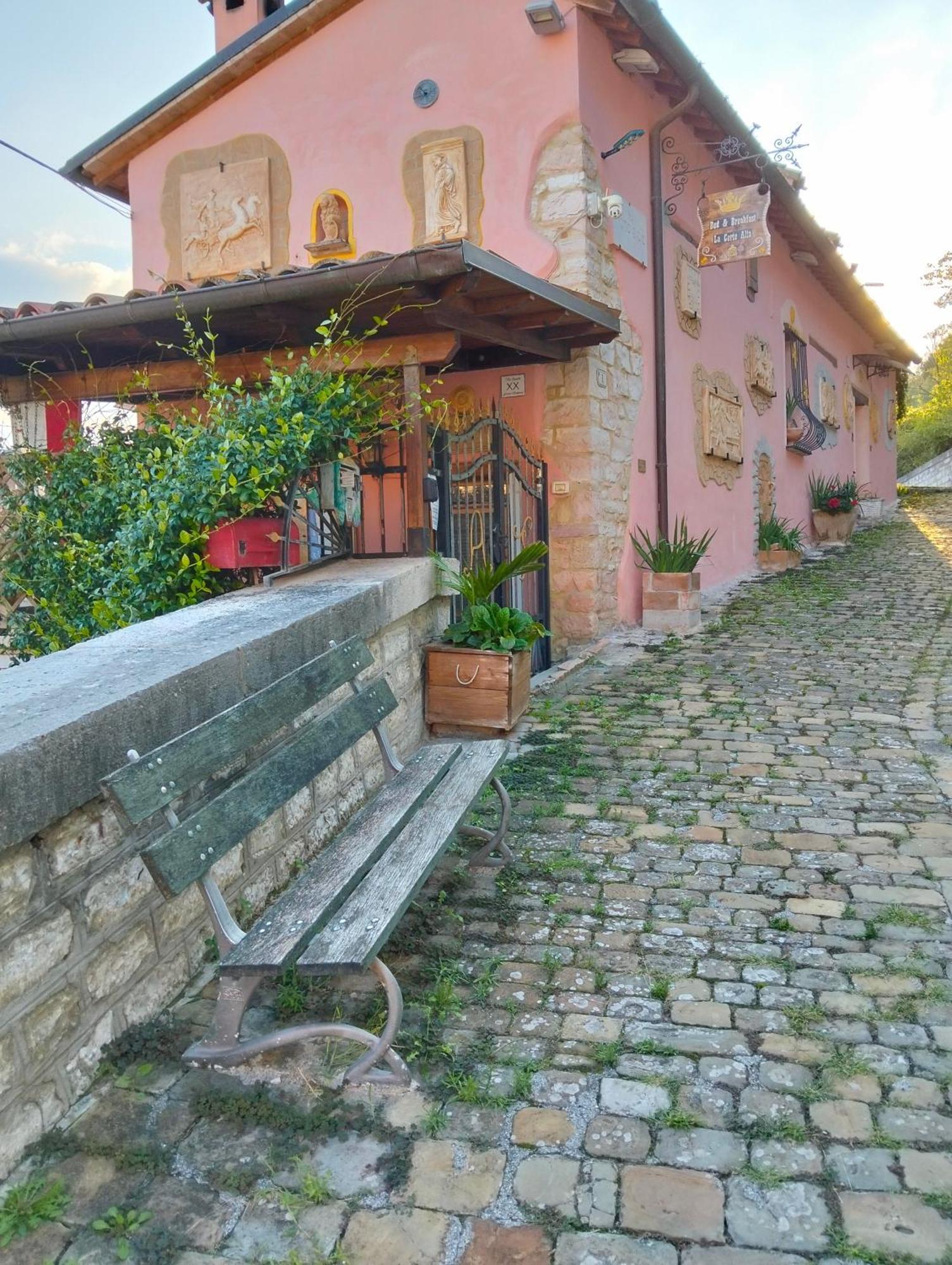 Hotel La Corte Alta Fossombrone Exteriér fotografie