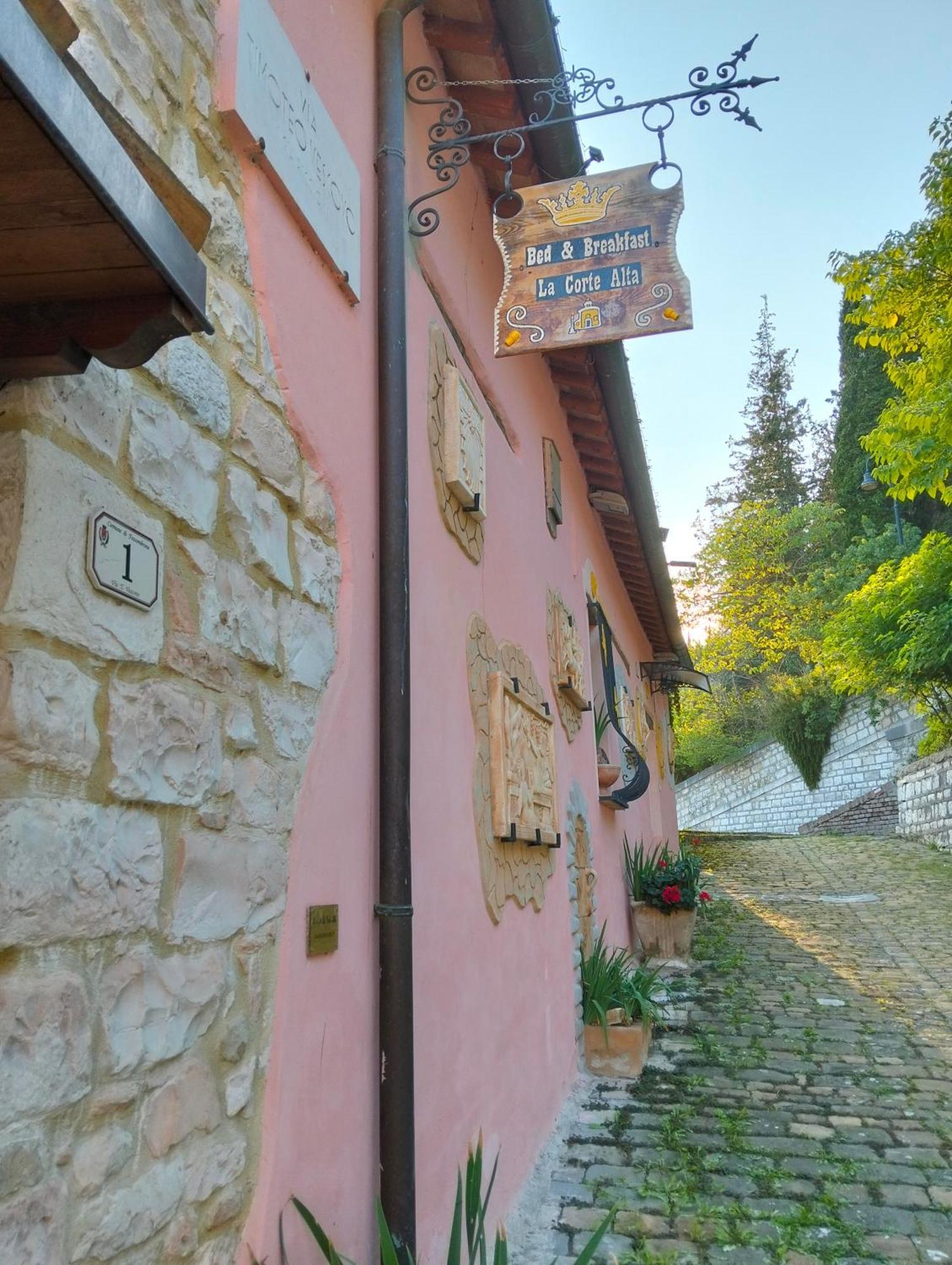 Hotel La Corte Alta Fossombrone Exteriér fotografie