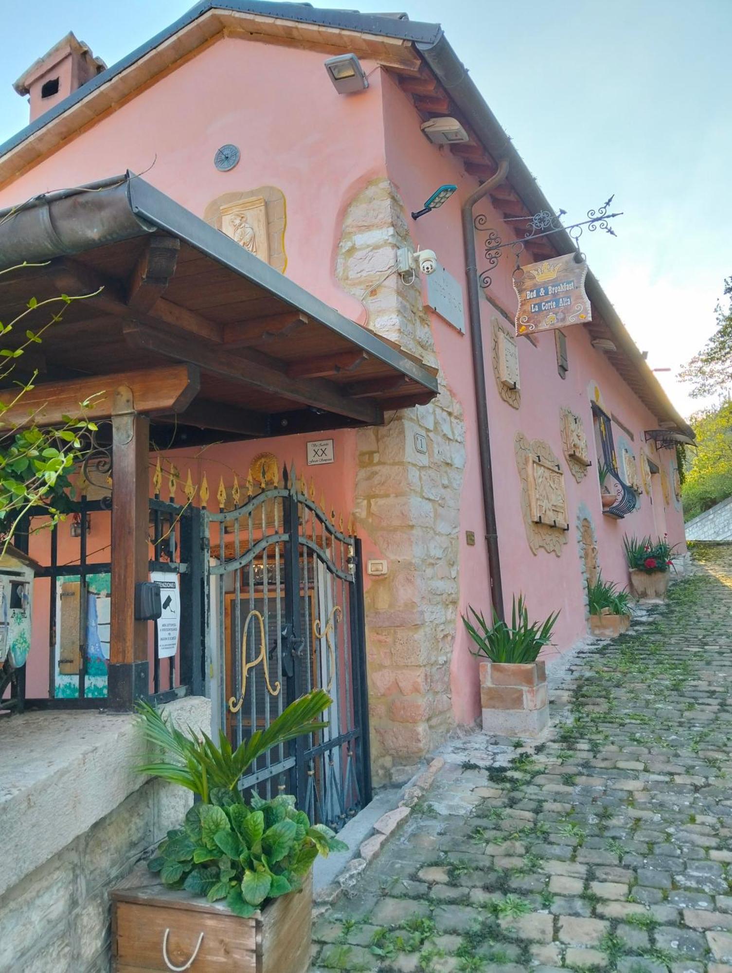 Hotel La Corte Alta Fossombrone Exteriér fotografie